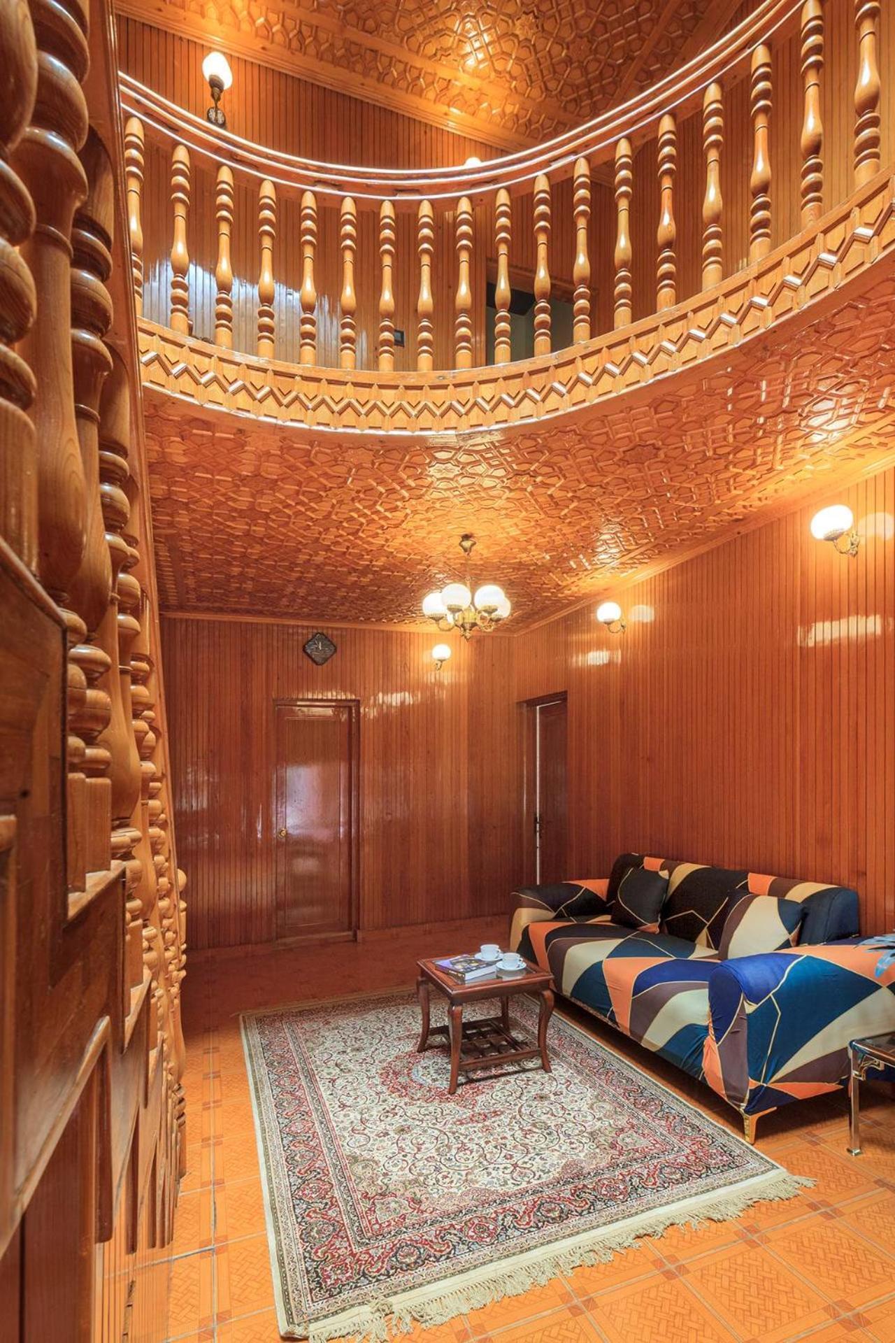 Stayvista At Pinewood Villa - Pet Friendly Villa With Lawn & Pool Table Srīnagar Esterno foto